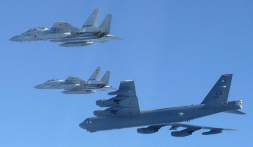 pesawat-as-dan-jepang-saling-pamer-kekuatan