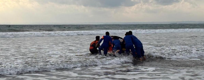 wisatawan-hilang-terseret-ombak-di-pantai-pangandaran