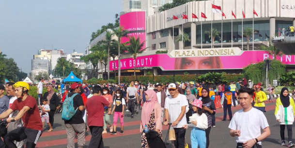 mengintip-keramaian-cfd-jakarta-di-bundaran-hi