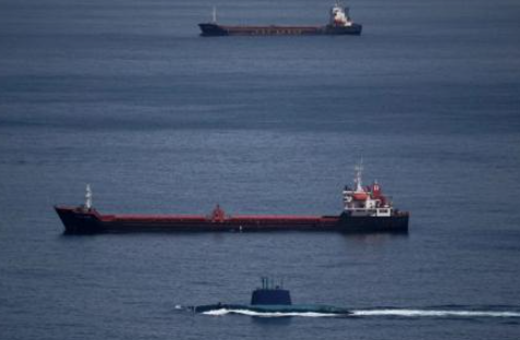 Selat Hormuz Ditutup Sementara Kapal Tanker Ditahan Iran